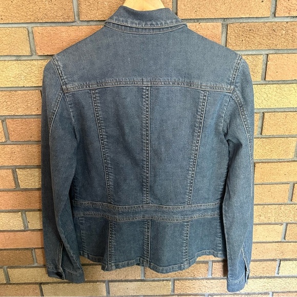 Theory Blue Denim Crop Long Sleeve Button Up Button Cuff Jacket Size Medium - Picture 3 of 9